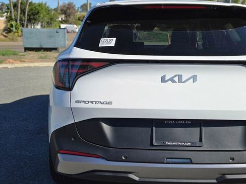 New 2026 Kia Sportage LX FWD image 9