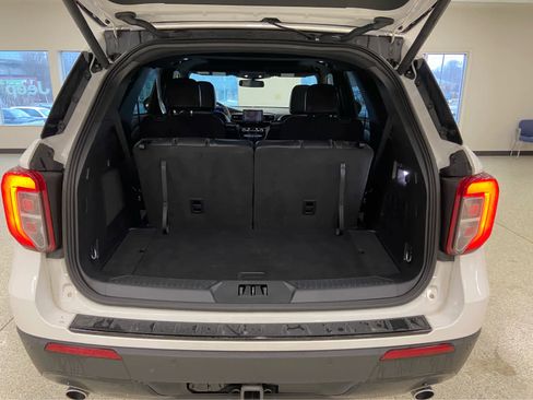 Used 2023 Ford Explorer ST-Line w/ Class IV Trailer Tow Package image 9