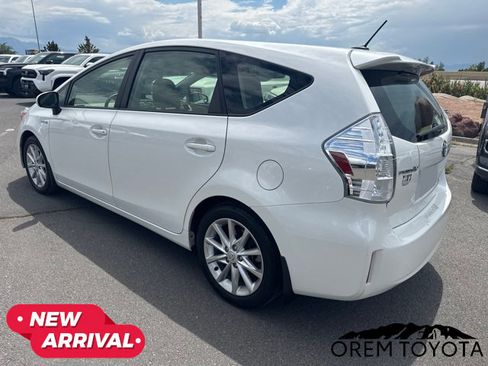 Used 2013 Toyota Prius V Five FWD image 8