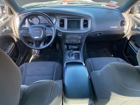 Used 2022 Dodge Charger SXT RWD image 10