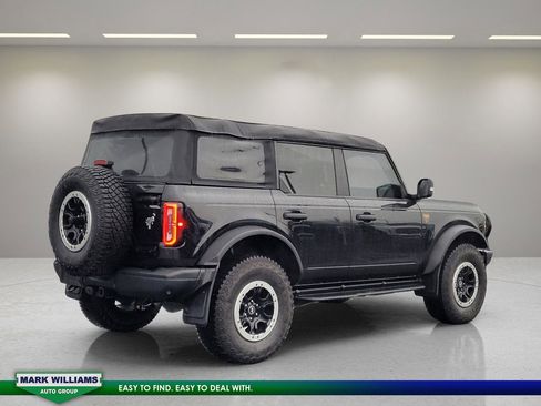 Used 2023 Ford Bronco Badlands image 8