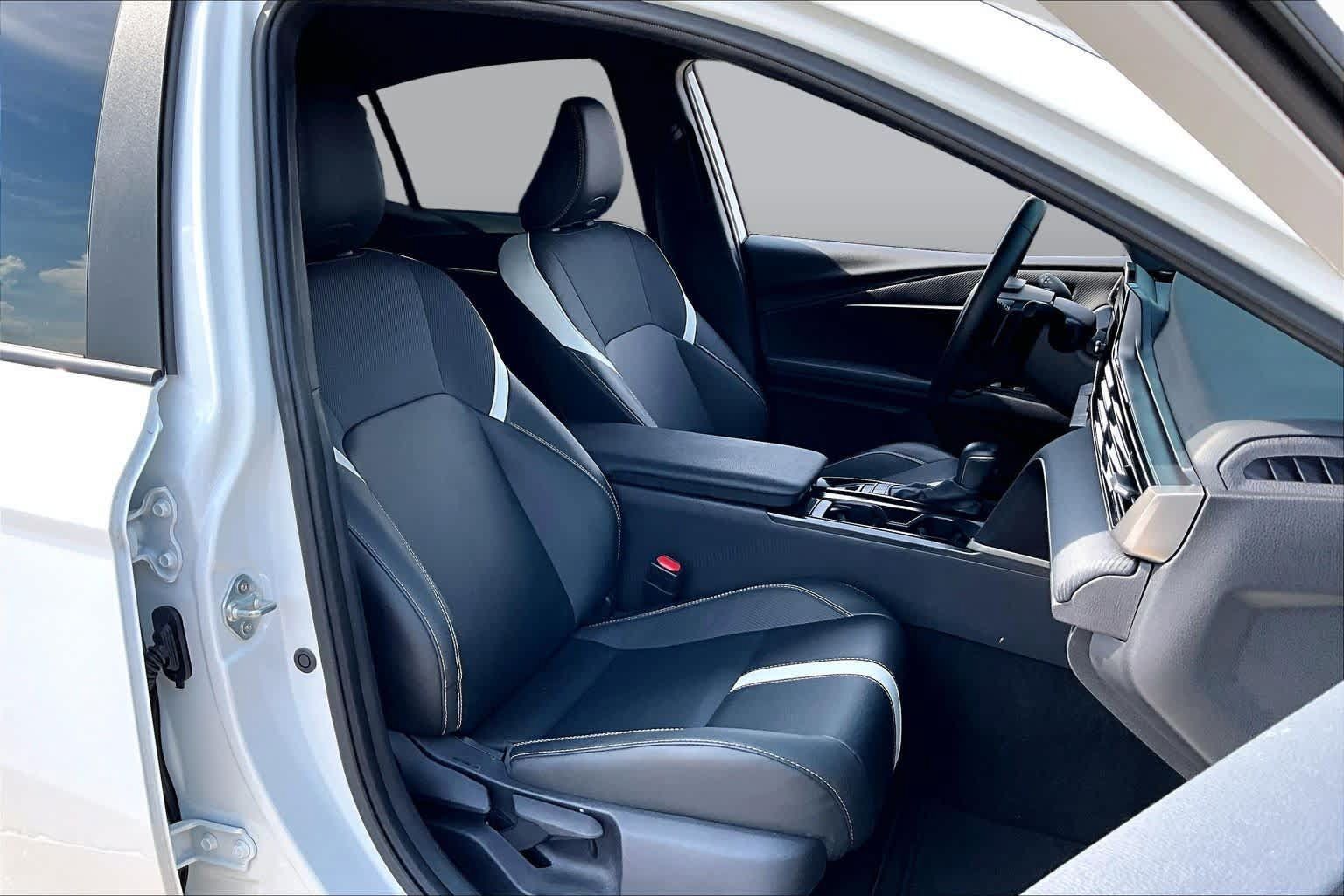 Used 2026 Toyota Camry SE w/ Convenience Package FWD image 9
