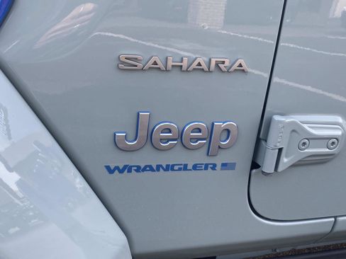 Used 2023 Jeep Wrangler Sahara w/ Cold Weather Group image 12