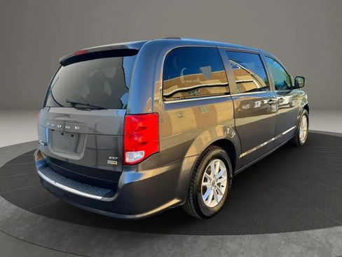 Used 2018 Dodge Grand Caravan SXT FWD image 5