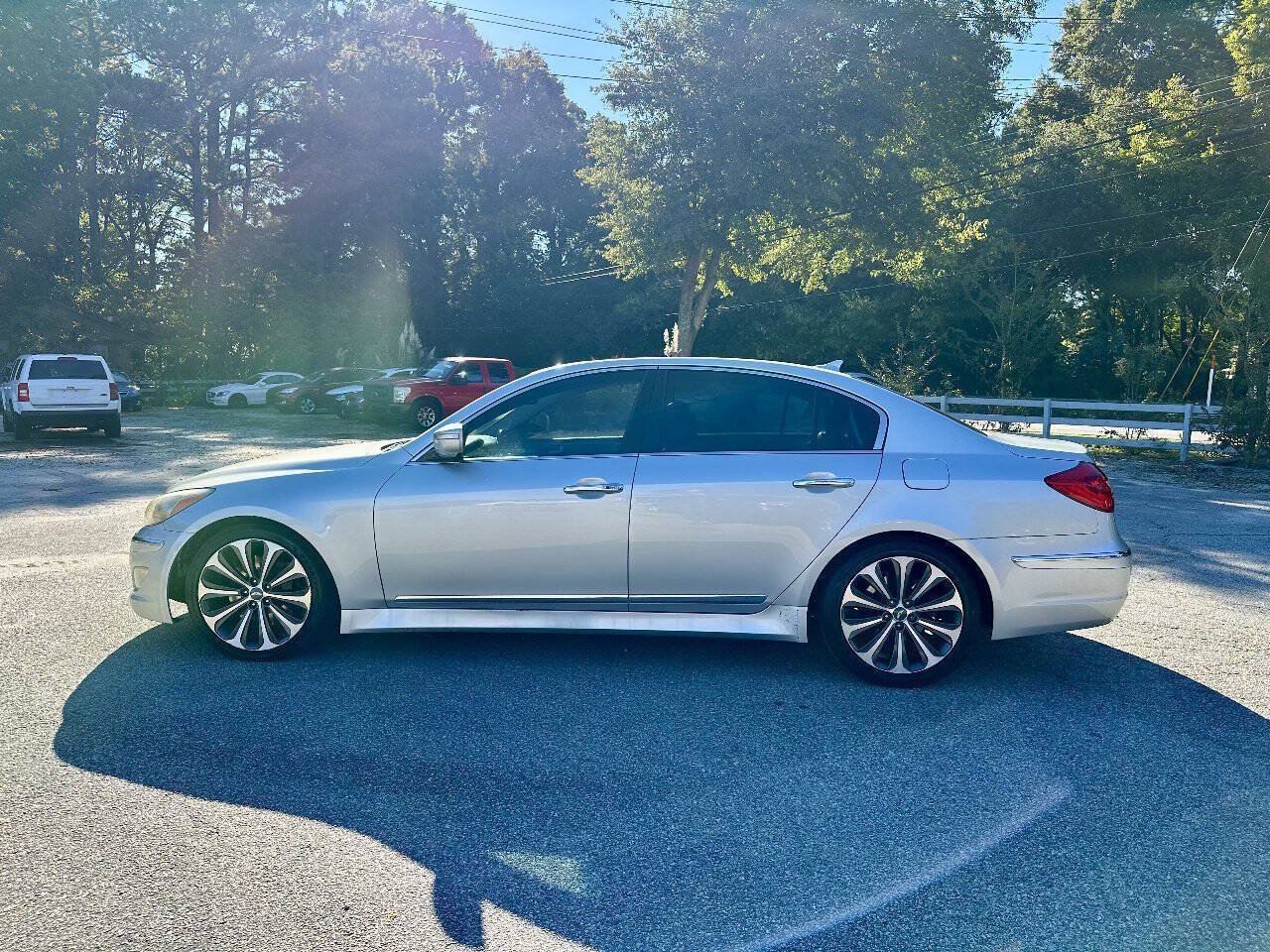 Used 2012 Hyundai Genesis 5.0 R-Spec RWD image 4