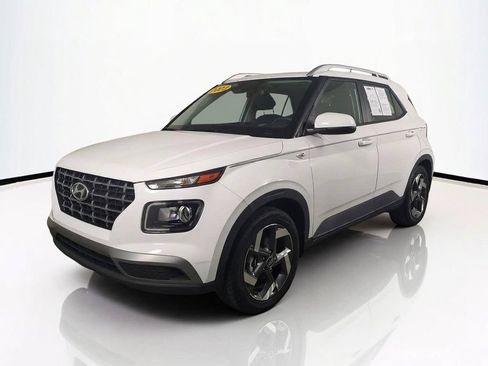 Used 2023 Hyundai Venue SEL FWD image 9