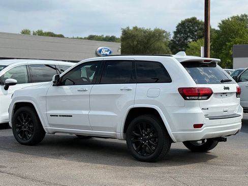 Used 2018 Jeep Grand Cherokee Altitude AWD/4WD image 38