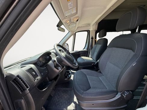 Used 2016 RAM ProMaster 2500 w/ Premium Appearance Group FWD image 6