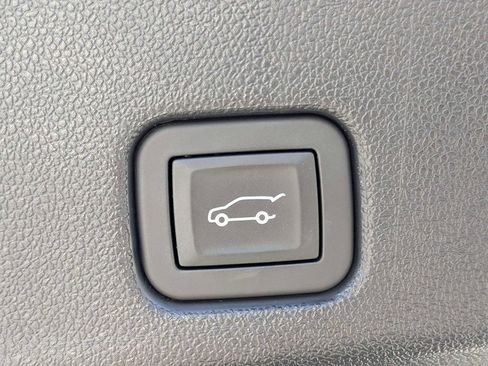 Used 2024 Chevrolet Traverse RS w/ LPO, Floor Liner Package AWD/4WD image 12