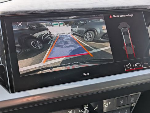 Used 2023 Audi Q4 e-tron Premium w/ Convenience Package image 24