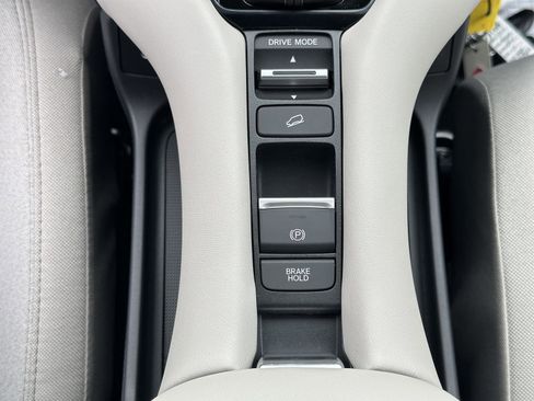 New 2026 Honda HR-V LX image 24