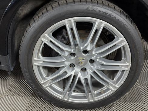 Used 2018 Porsche Cayenne Platinum Edition AWD/4WD image 13