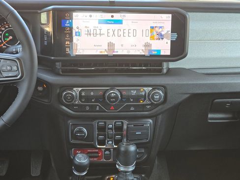 New 2025 Jeep Gladiator Mojave AWD/4WD image 29