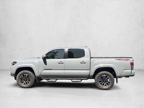 Used 2020 Toyota Tacoma TRD Sport w/ TRD Premium Sport Package AWD/4WD image 8