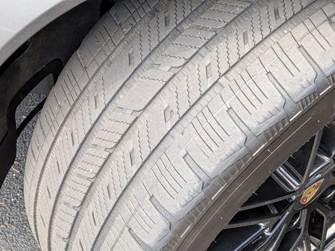 Certified 2024 Porsche Cayenne AWD/4WD image 38