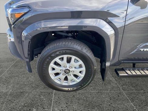 Certified 2025 Toyota Tacoma SR5 AWD/4WD image 14