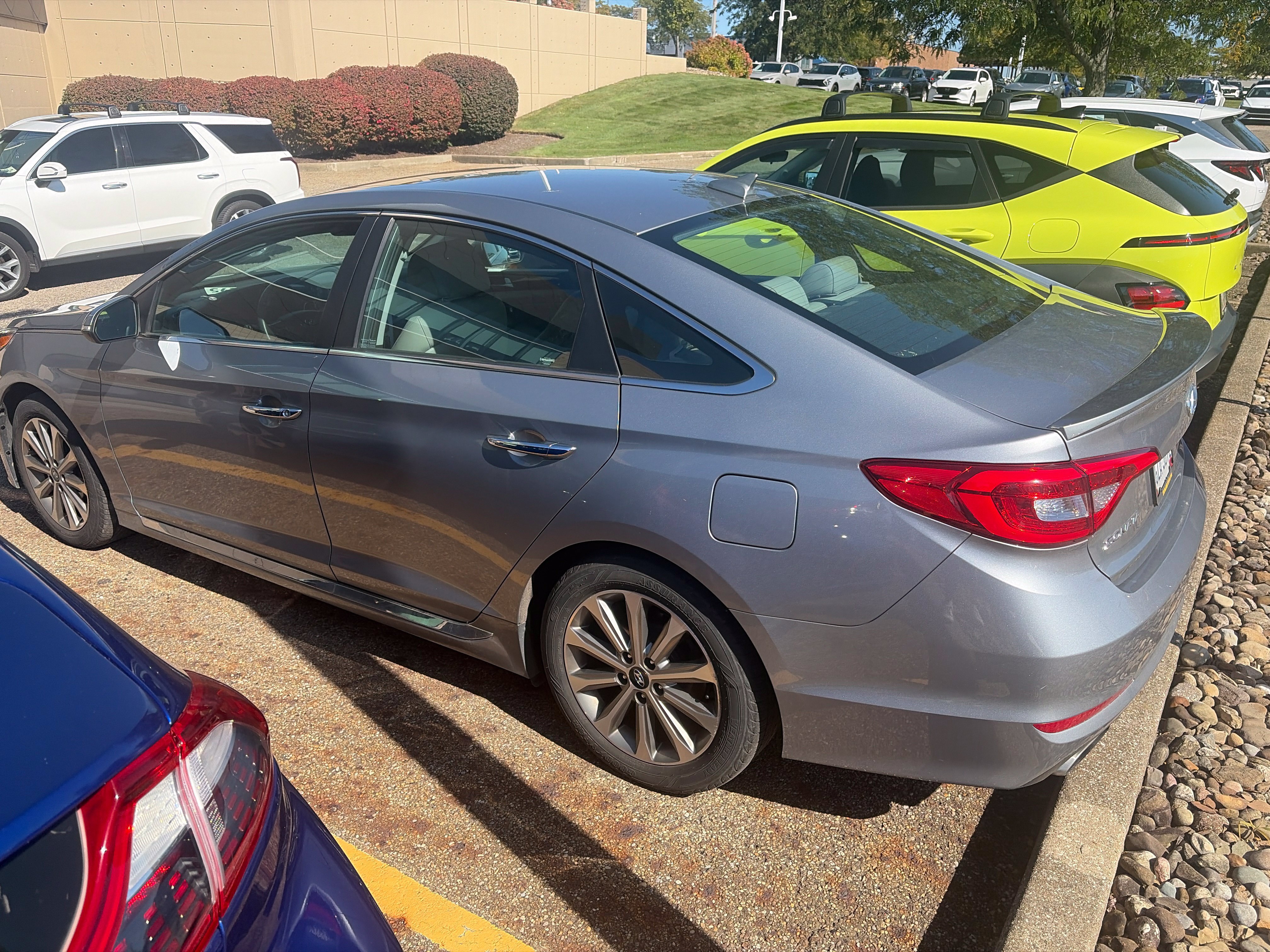Used 2017 Hyundai Sonata Limited FWD image 3