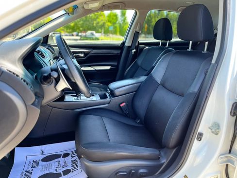 Used 2017 Nissan Altima 2.5 SR FWD image 10