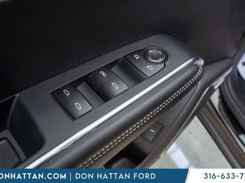 Used 2025 GMC Acadia Elevation image 13