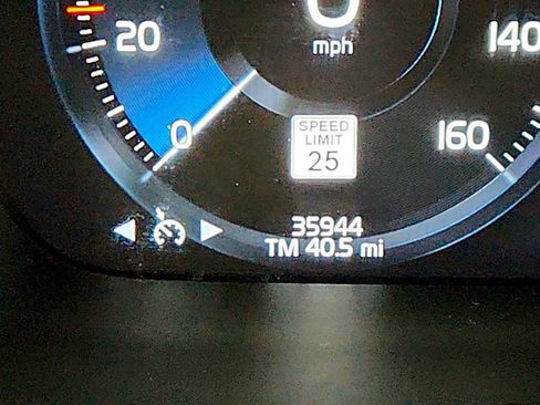 Used 2020 Volvo S60 T5 Momentum w/ Protection Package image 16