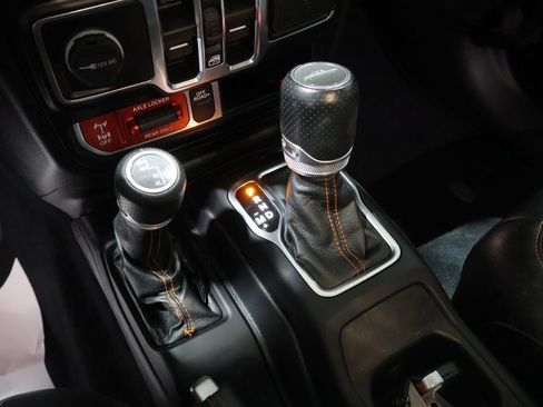 Used 2021 Jeep Gladiator Mojave w/ LED Lighting Group AWD/4WD image 33