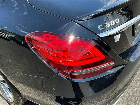 Used 2019 Mercedes-Benz C 300 Sedan w/ Premium Package image 21