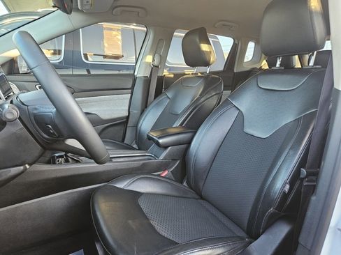 Used 2022 Jeep Compass Latitude image 19