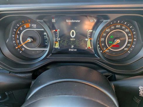 Used 2025 Jeep Wrangler Rubicon image 12