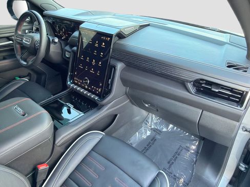 Used 2025 GMC Yukon AT4 Ultimate image 14