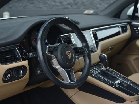 Used 2018 Porsche Macan S AWD/4WD image 4