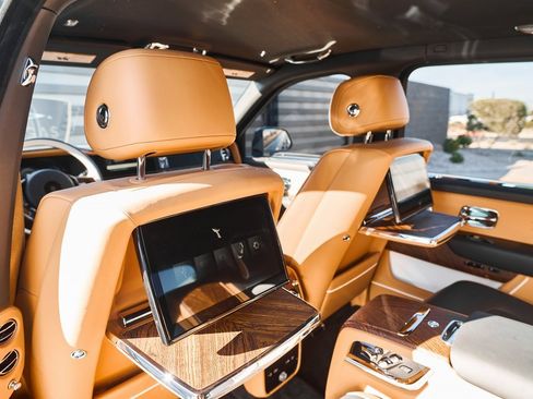 Used 2025 Rolls-Royce Cullinan image 47