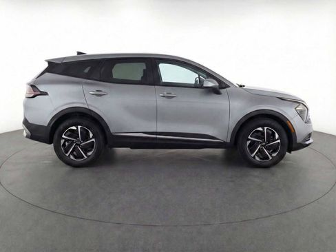 Used 2023 Kia Sportage LX image 5