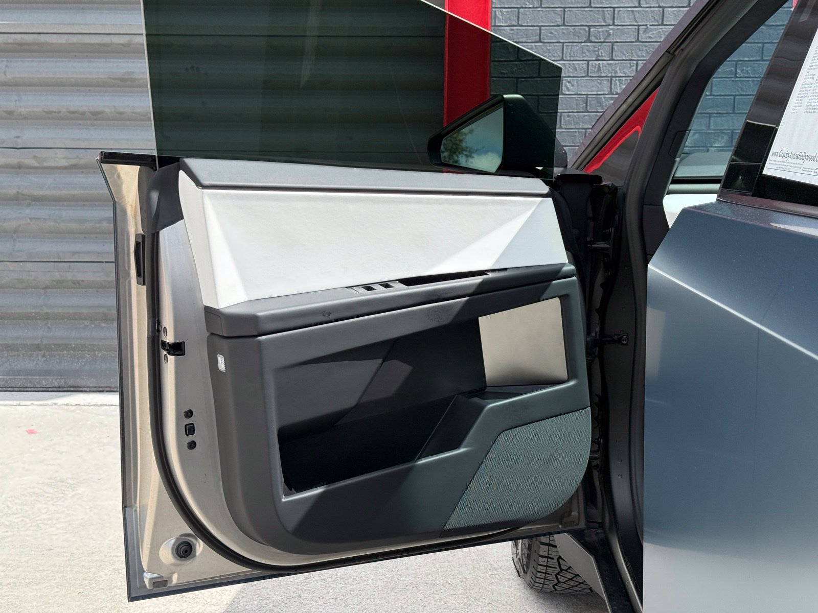 Used 2024 Tesla Cybertruck AWD Crew Cab image 16