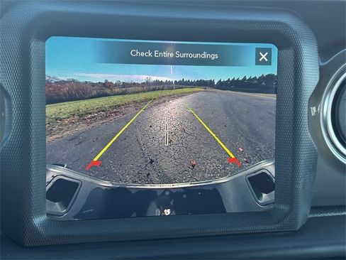 Certified 2023 Jeep Gladiator Overland image 32