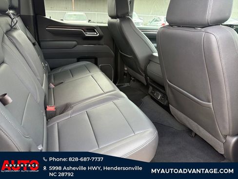 Used 2025 GMC Sierra 1500 SLT AWD/4WD image 32