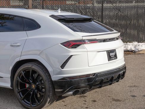 Used 2022 Lamborghini Urus image 28