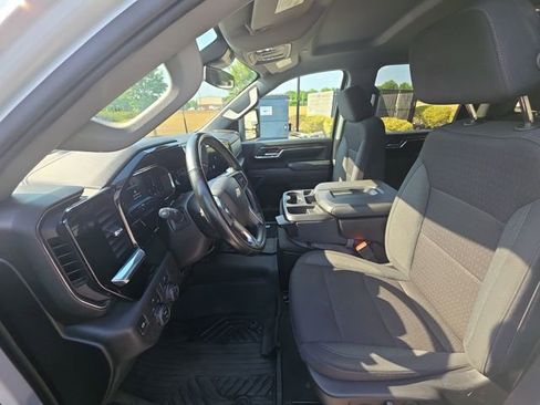 Used 2024 Chevrolet Silverado 2500 LT AWD/4WD image 16
