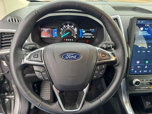 Used 2024 Ford Edge Titanium image 14