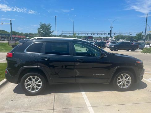 Used 2016 Jeep Cherokee Latitude image 5