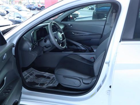 Used 2021 Hyundai Elantra SEL FWD image 14
