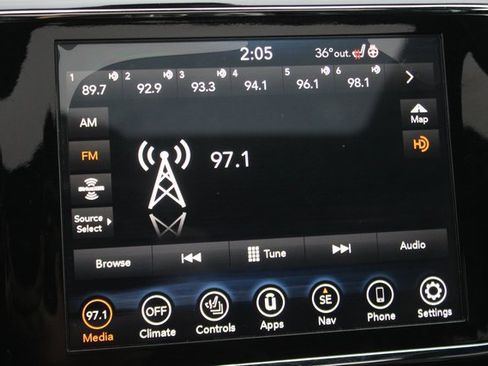 Used 2021 Jeep Grand Cherokee Laredo X image 9