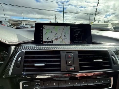 Used 2018 BMW M4 Convertible w/ Competition Package image 21