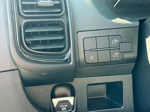 Used 2025 RAM ProMaster 2500 w/ Convenience Group image 10