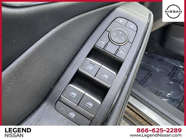 Certified 2023 Nissan Rogue Platinum w/ Platinum Premium Package AWD/4WD image 18