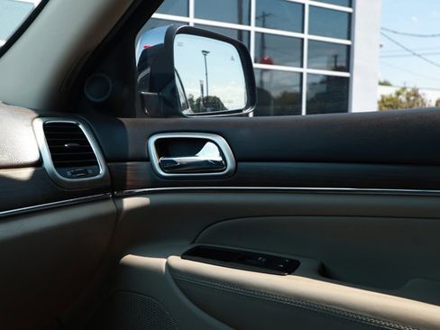 Used 2016 Jeep Grand Cherokee Overland AWD/4WD image 29
