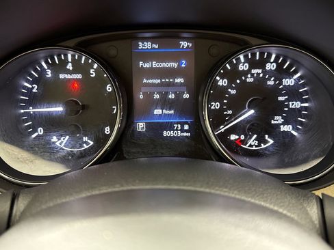 Used 2020 Nissan Rogue SV w/ Premium Package FWD image 15