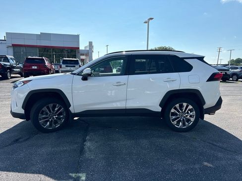 Used 2020 Toyota RAV4 XLE Premium AWD/4WD image 3