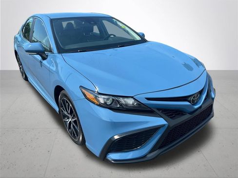 Used 2024 Toyota Camry SE FWD image 5