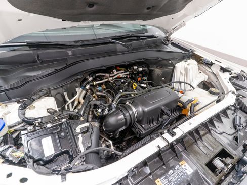 Used 2022 Ford Explorer XLT w/ Equipment Group 202A RWD image 36