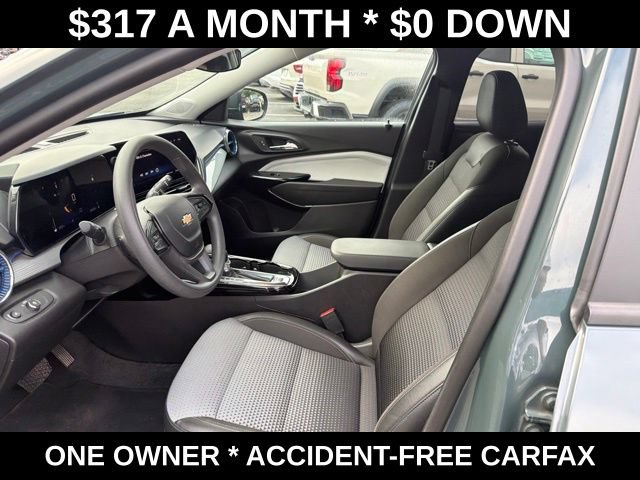 Used 2025 Chevrolet Trax LT FWD image 14